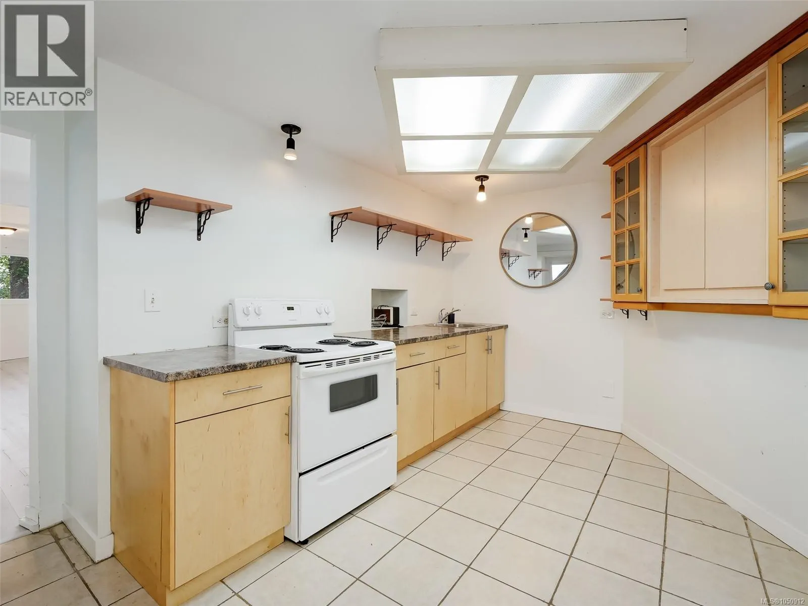 4553 Cordova Bay Rd