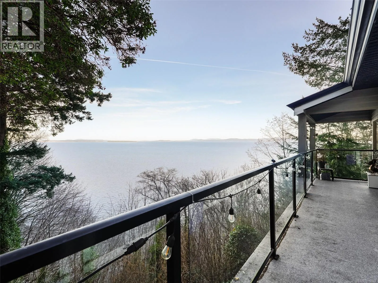 4553 Cordova Bay Rd