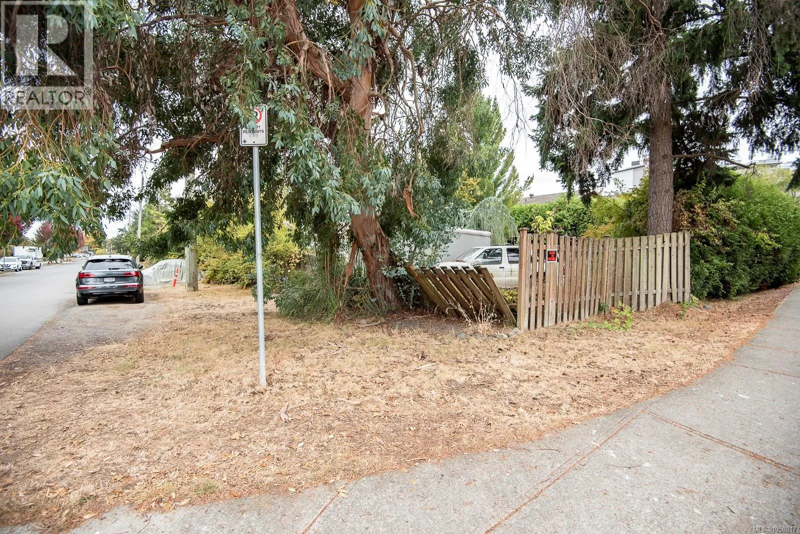 3814 Rowland Ave