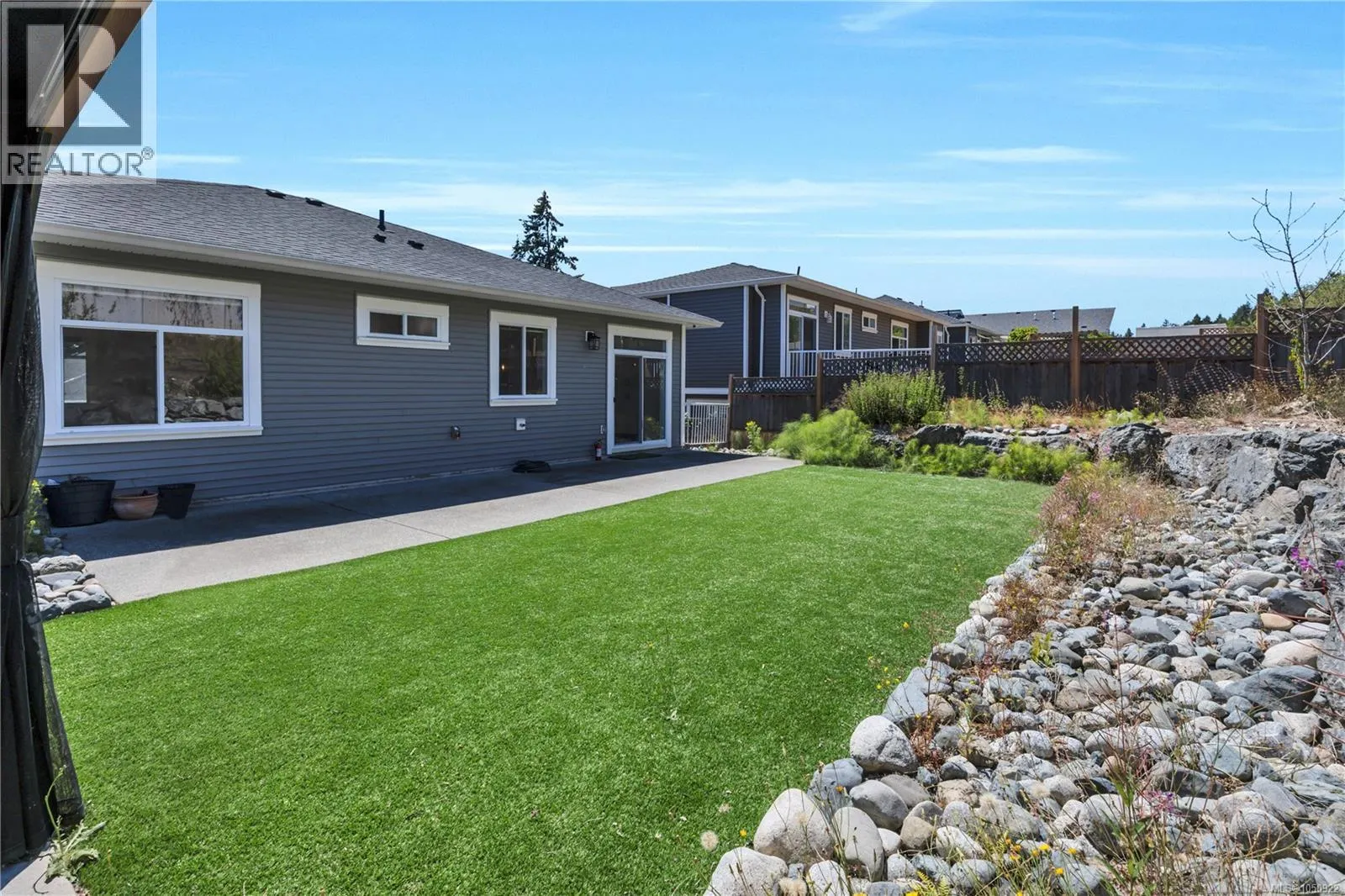 267 Golden Oaks Cres