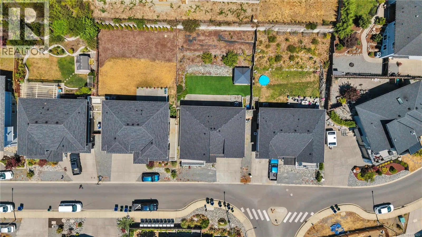 267 Golden Oaks Cres