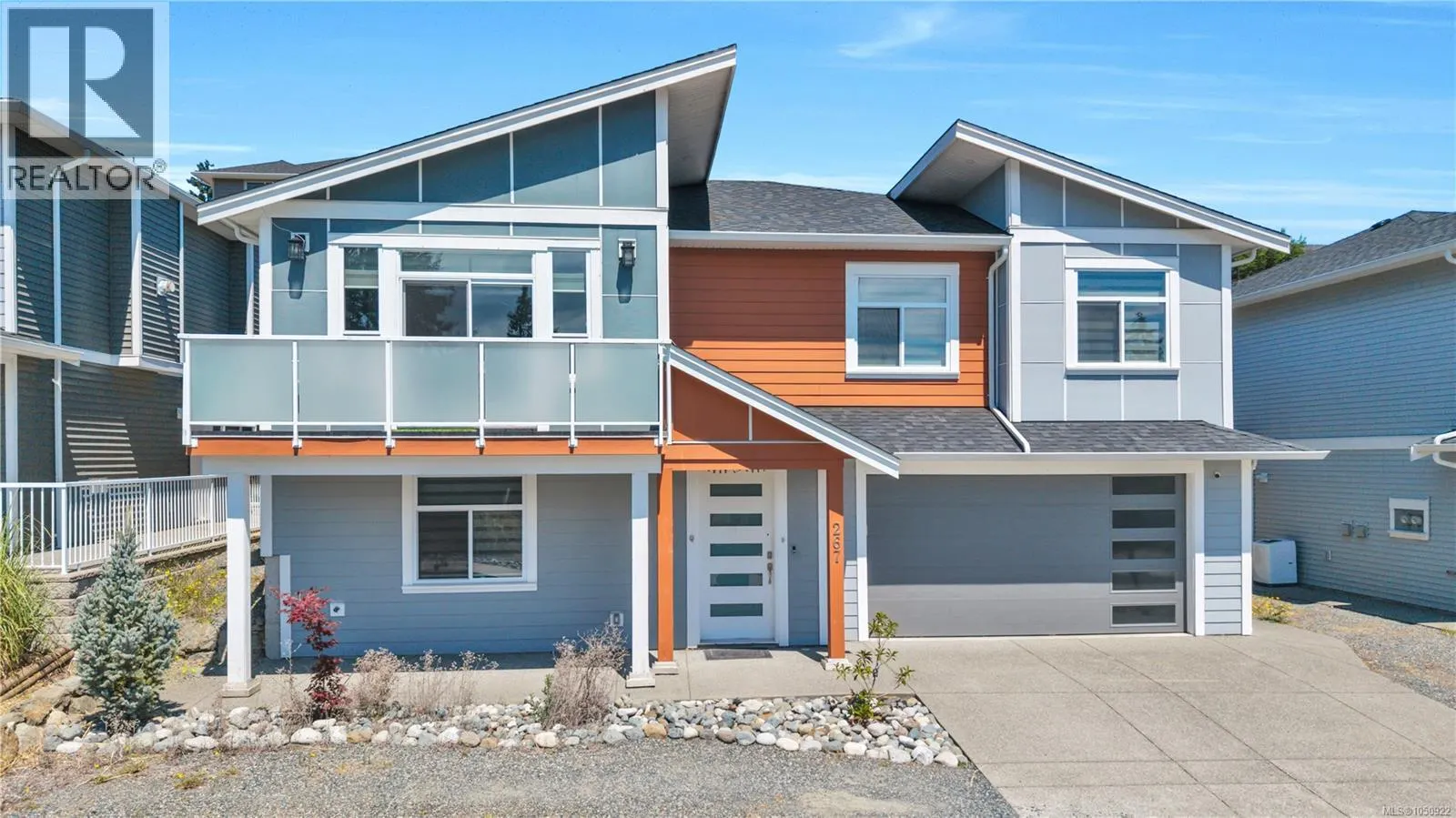 267 Golden Oaks Cres