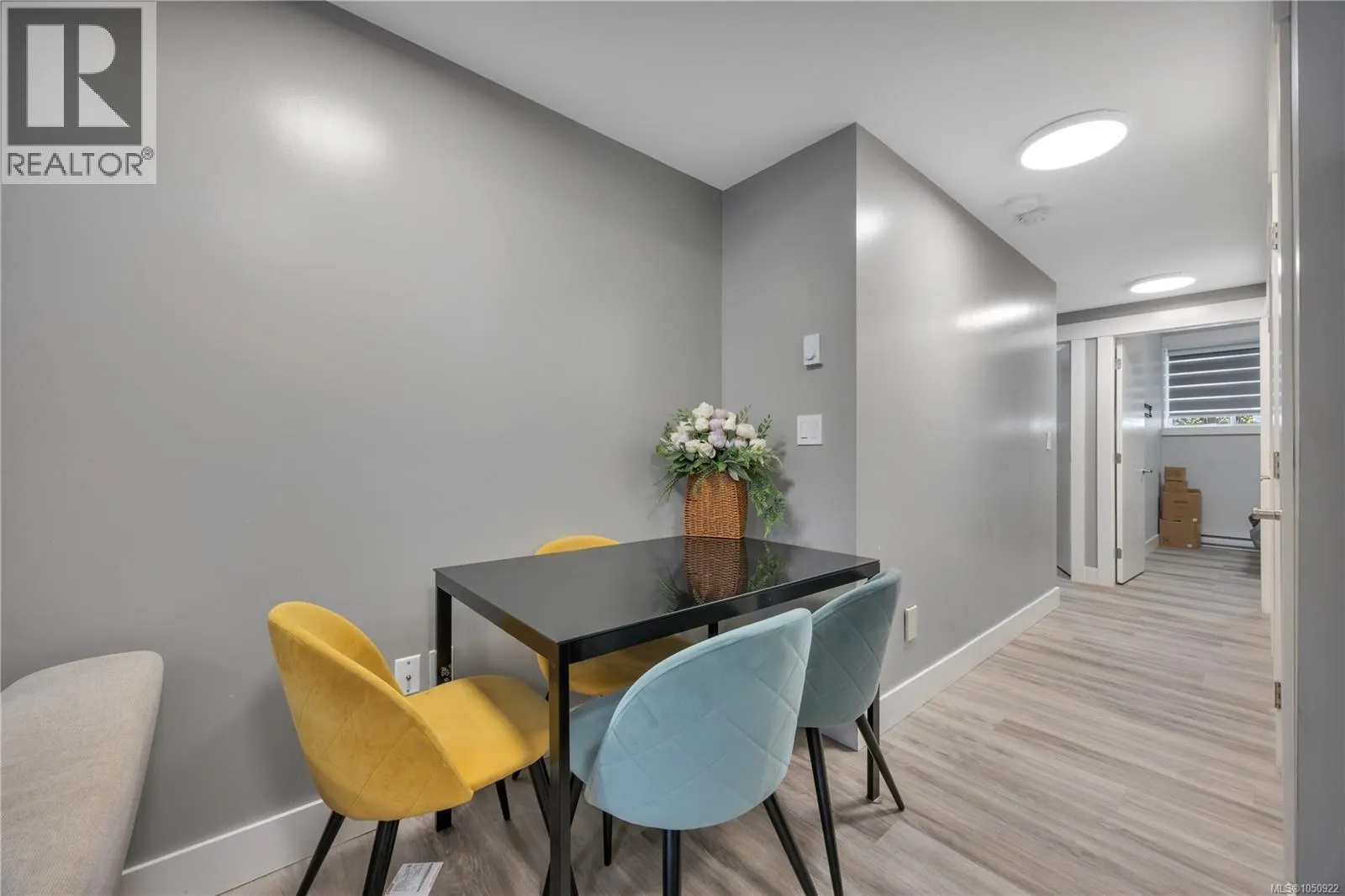 267 Golden Oaks Cres
