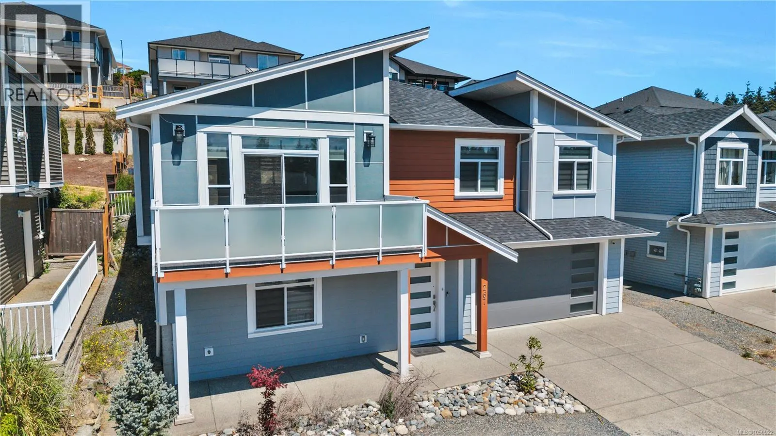 267 Golden Oaks Cres