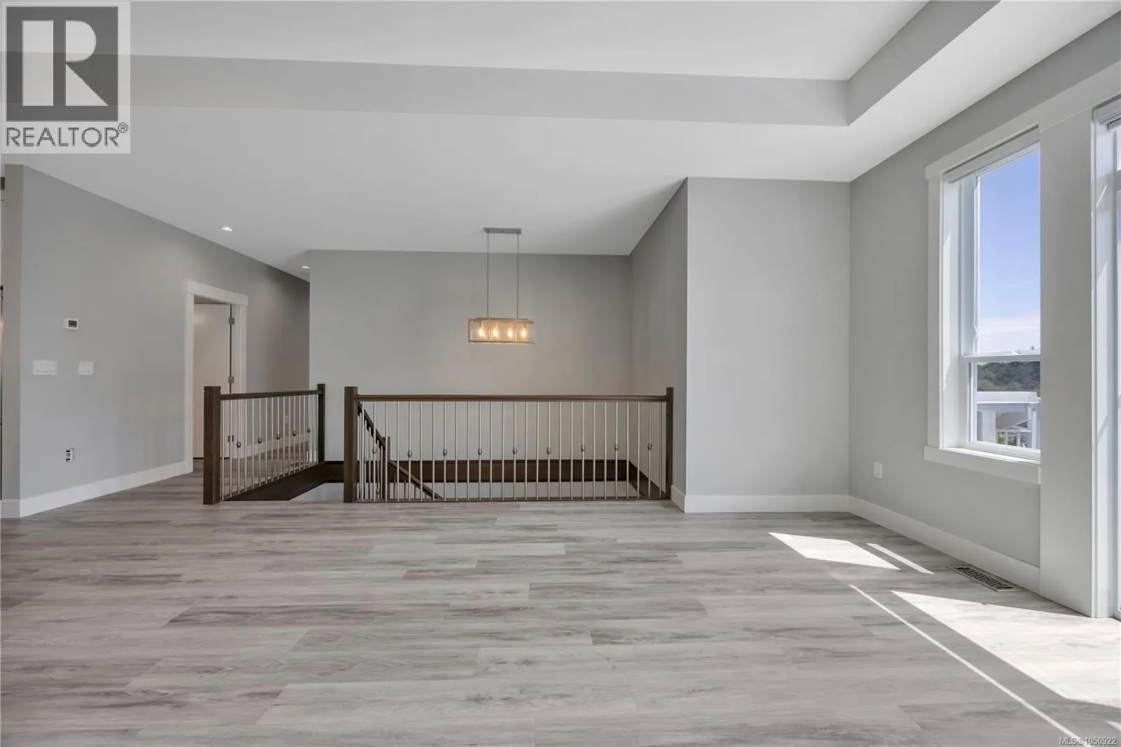 267 Golden Oaks Cres