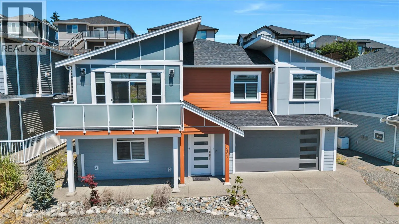 267 Golden Oaks Cres
