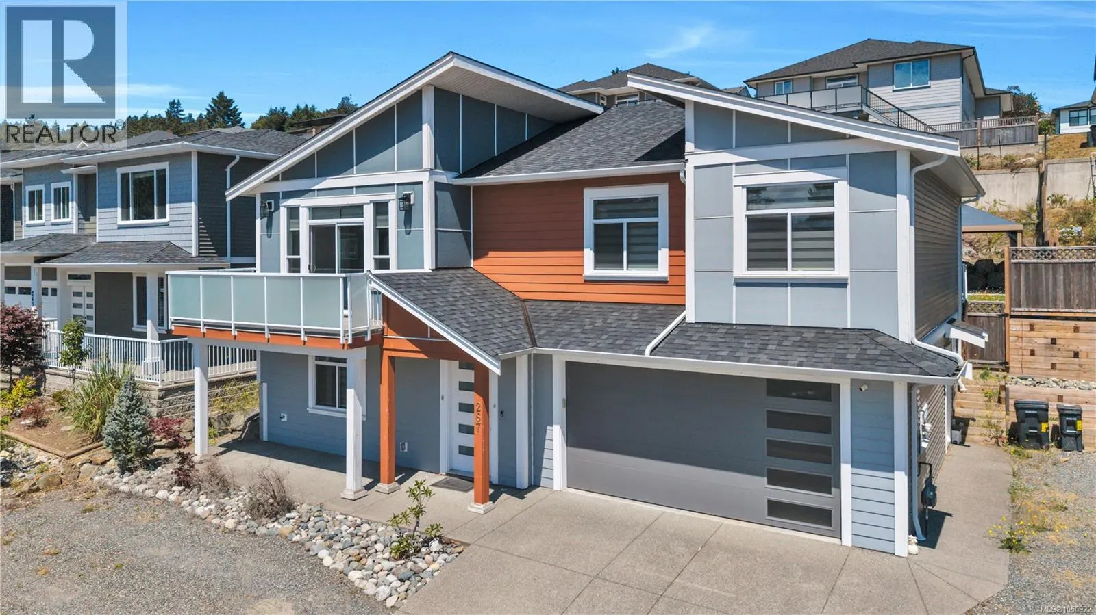 267 Golden Oaks Cres