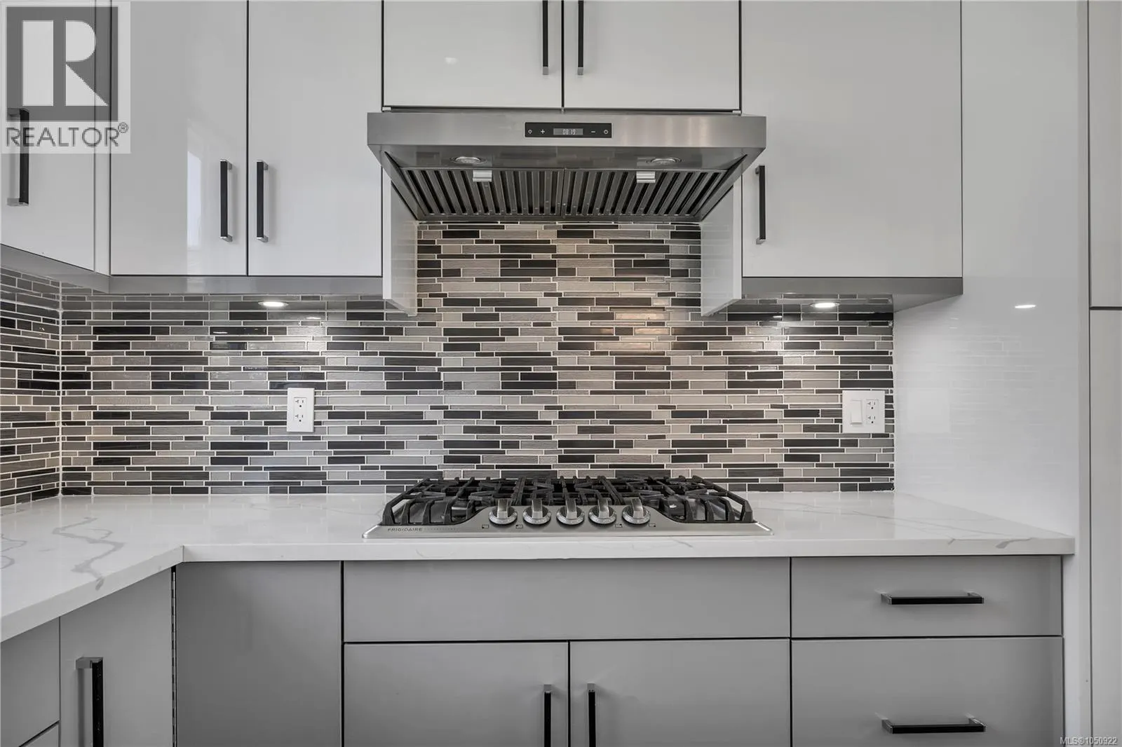 267 Golden Oaks Cres