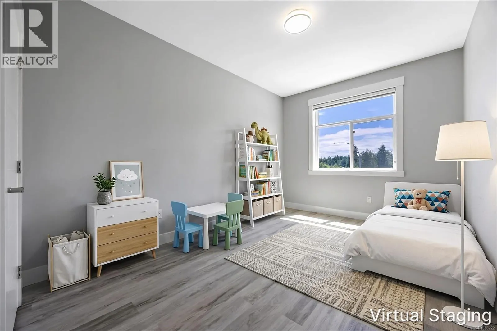 267 Golden Oaks Cres