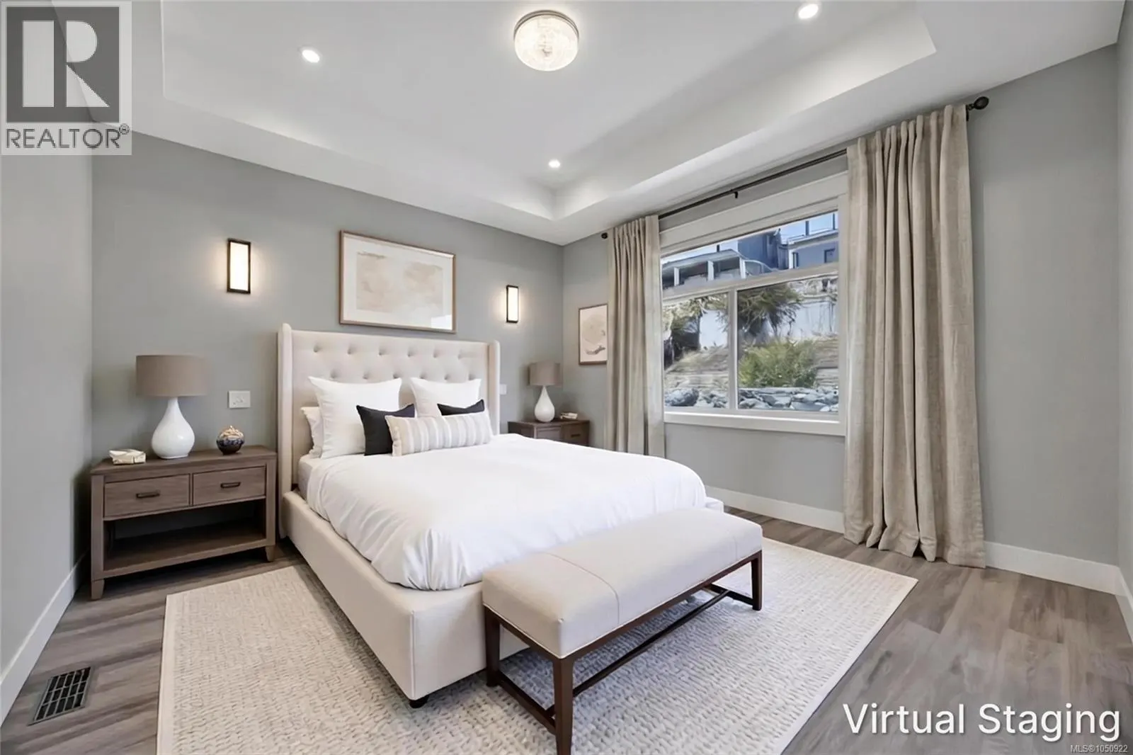 267 Golden Oaks Cres