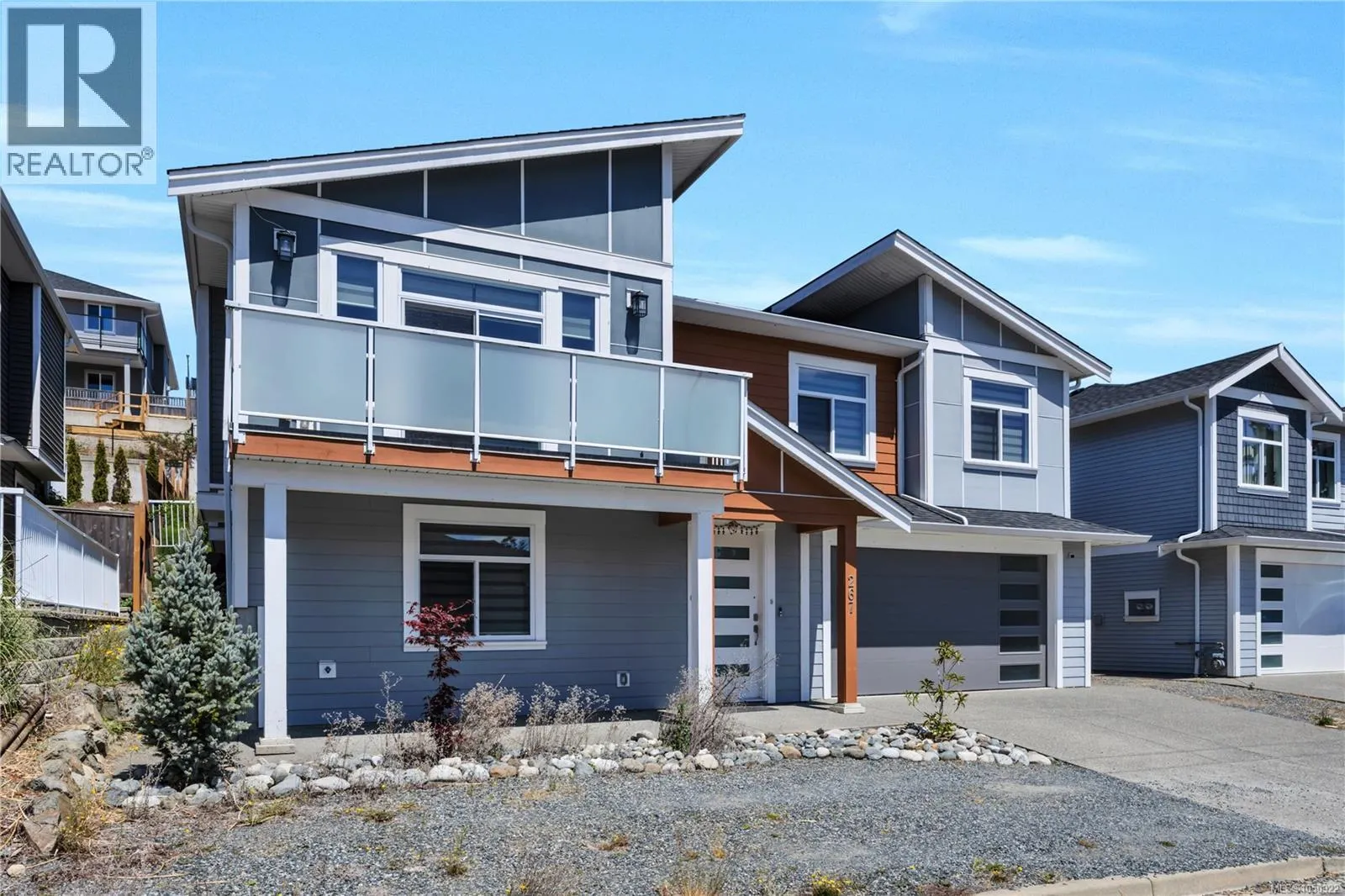 267 Golden Oaks Cres