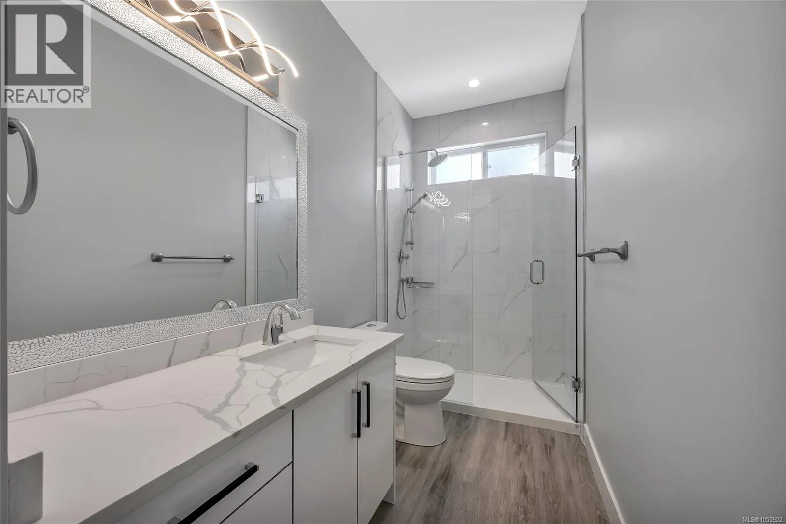 267 Golden Oaks Cres
