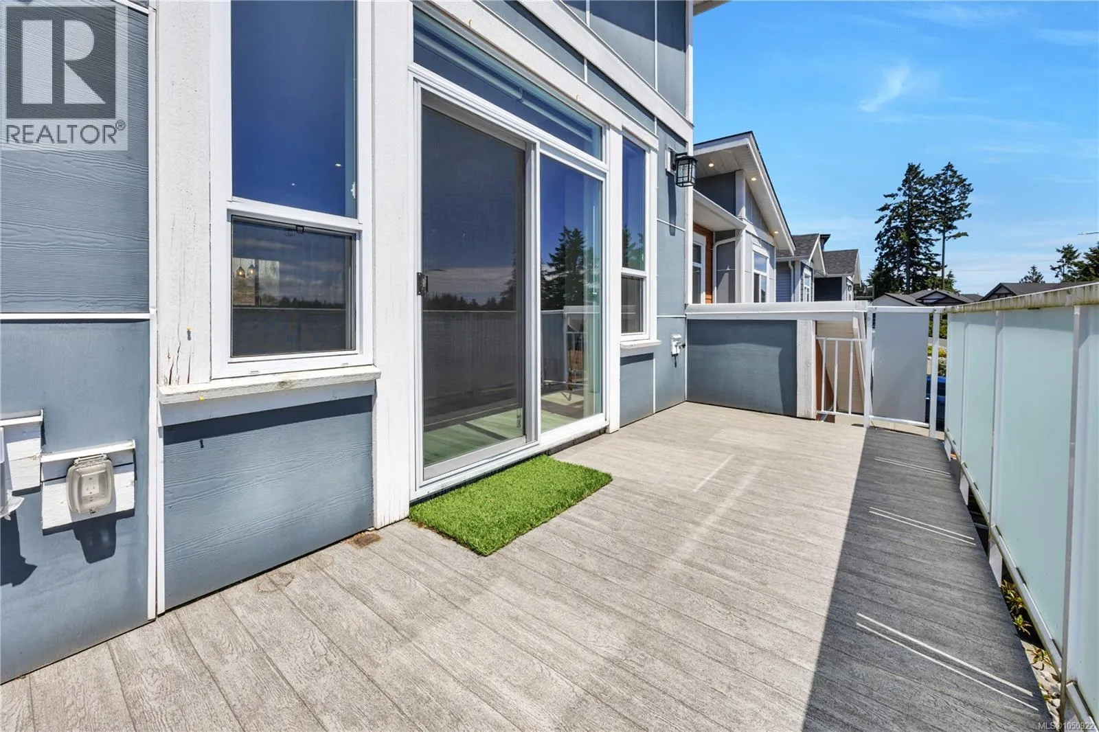 267 Golden Oaks Cres