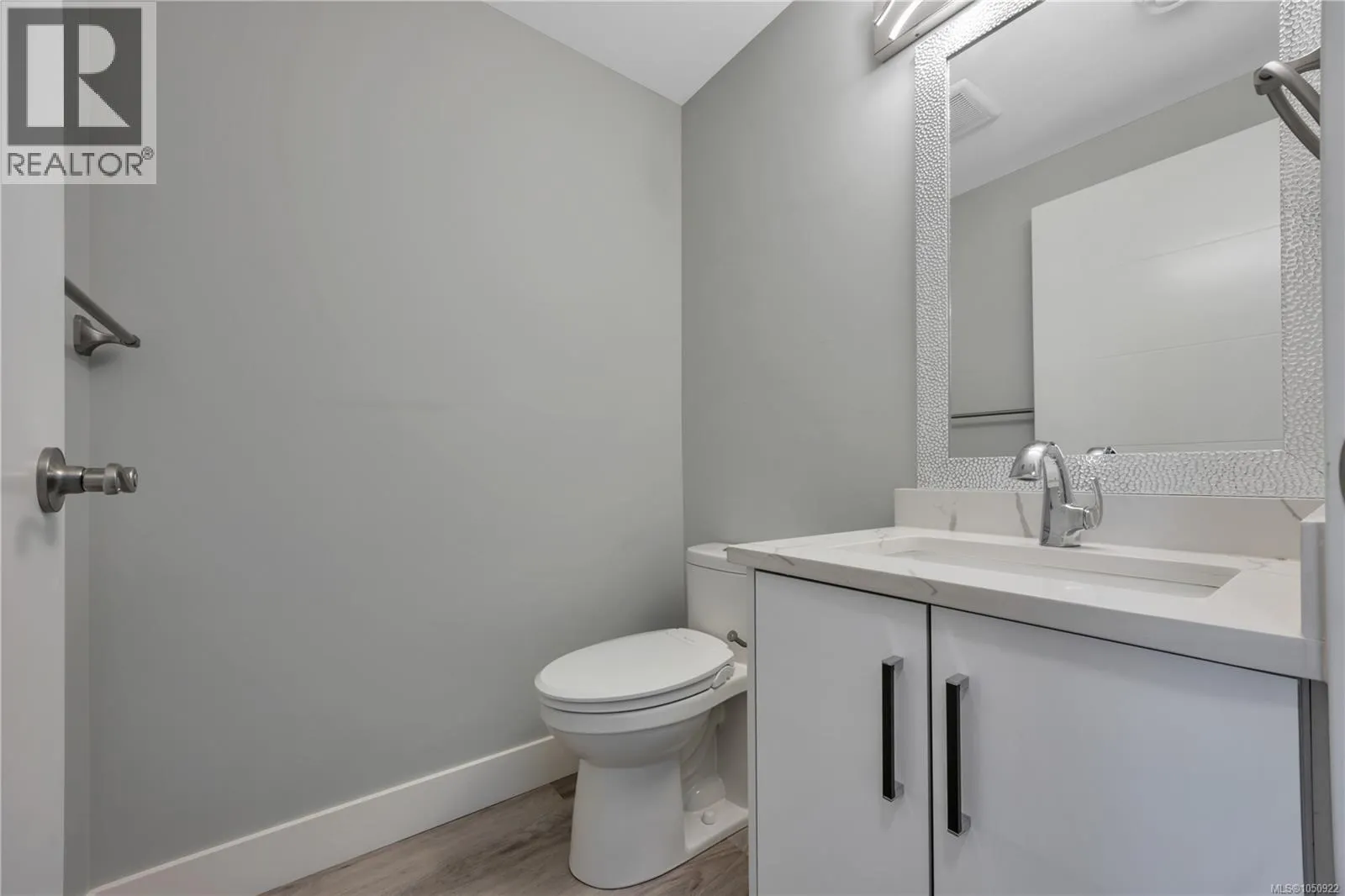 267 Golden Oaks Cres