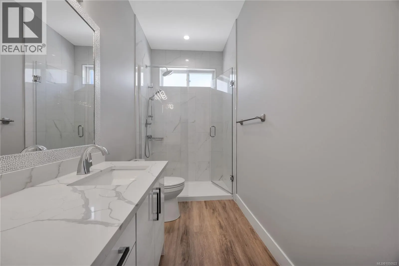267 Golden Oaks Cres