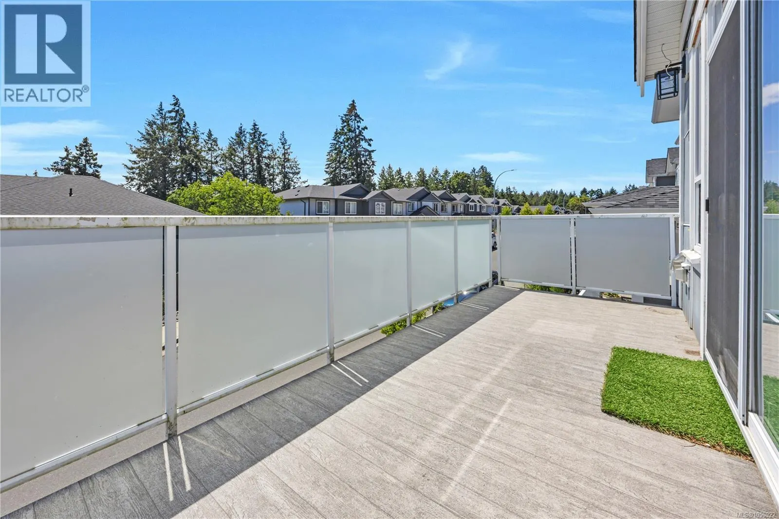 267 Golden Oaks Cres