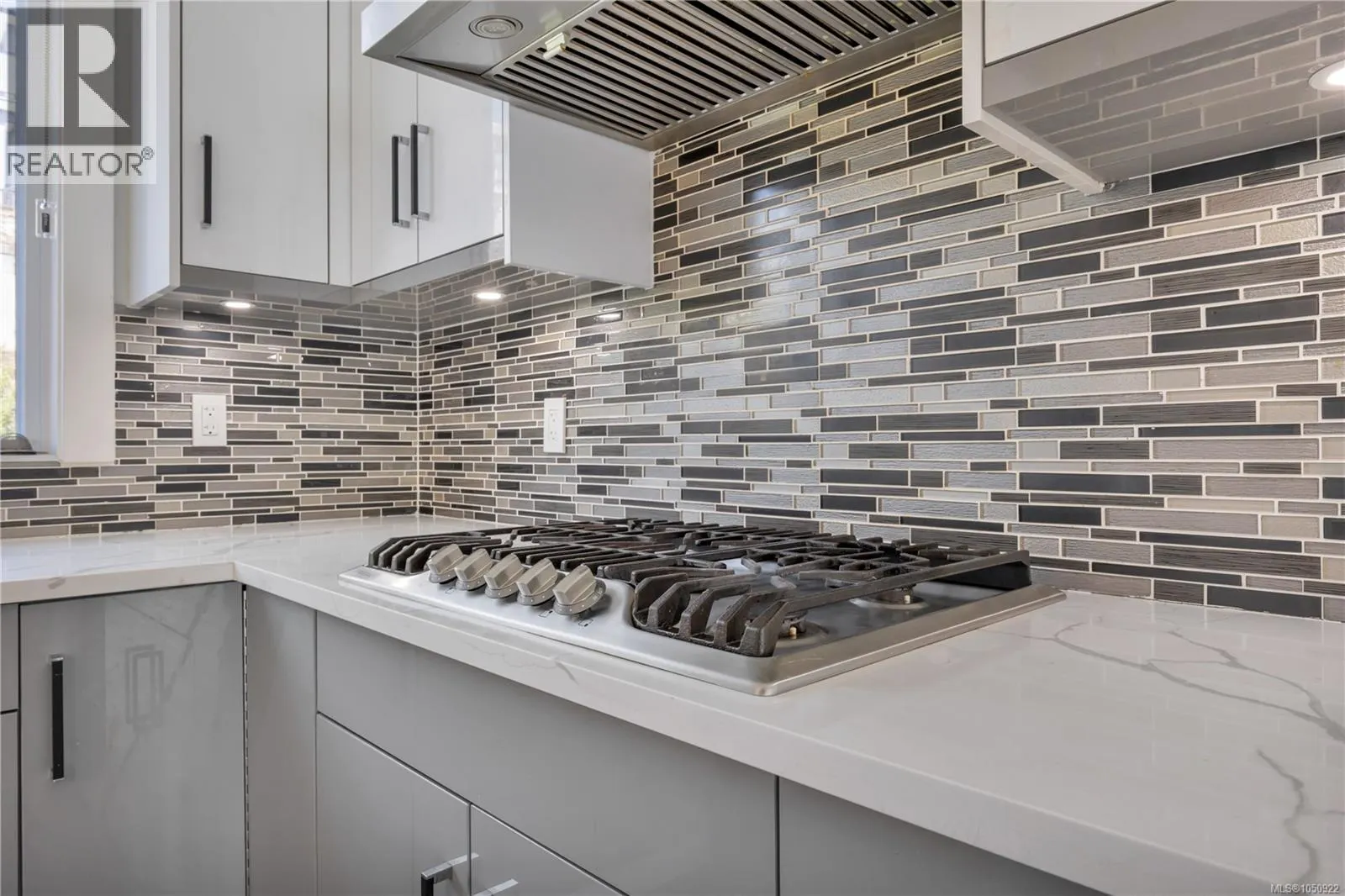 267 Golden Oaks Cres