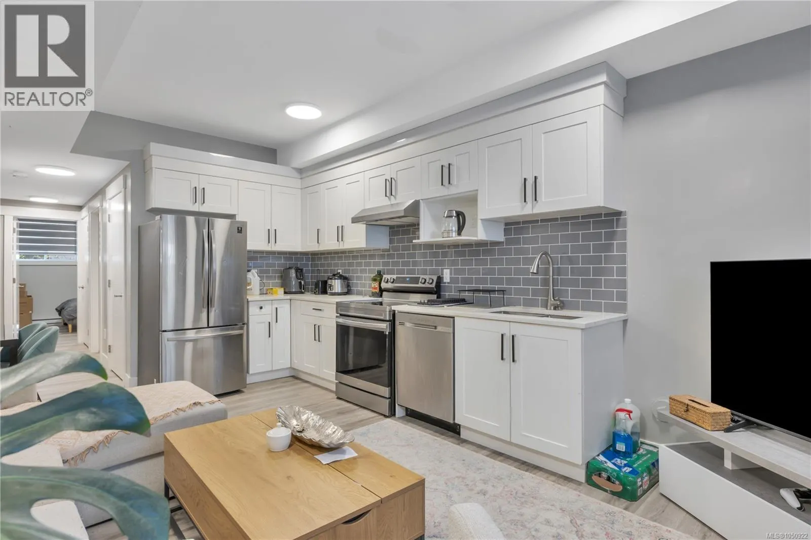 267 Golden Oaks Cres