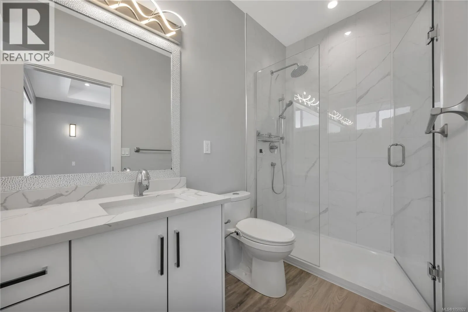 267 Golden Oaks Cres