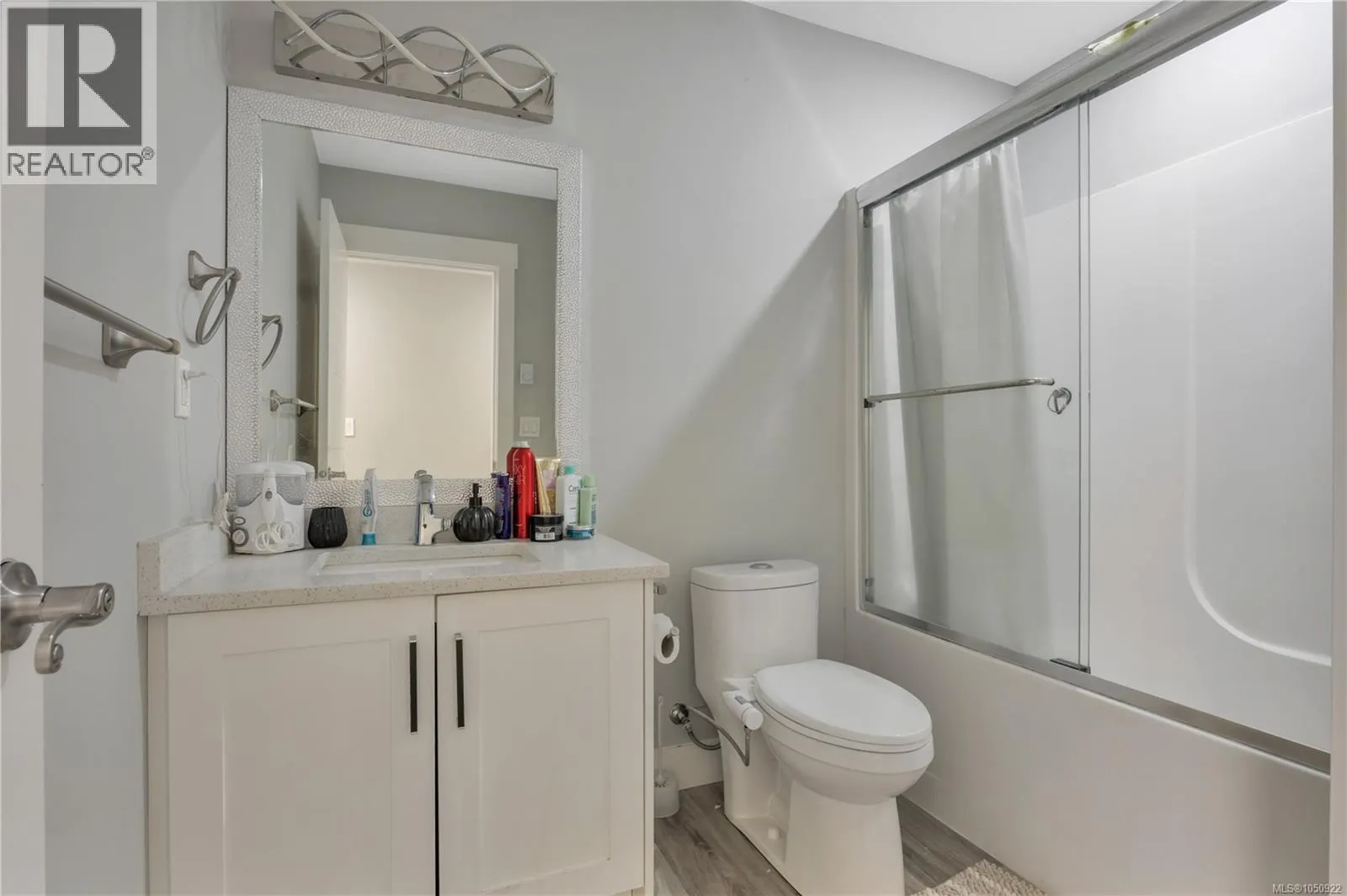 267 Golden Oaks Cres