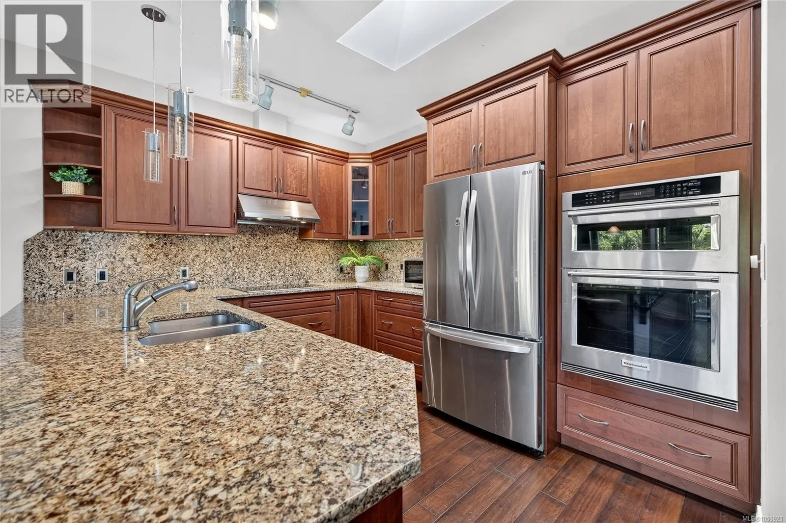 23 4360 Emily Carr Dr