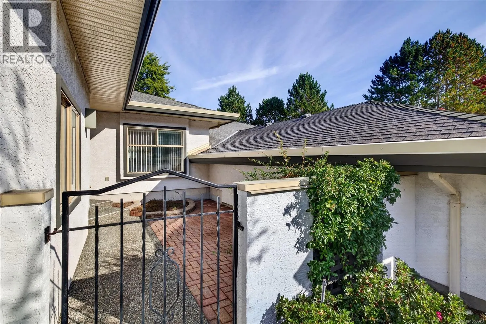 23 4360 Emily Carr Dr