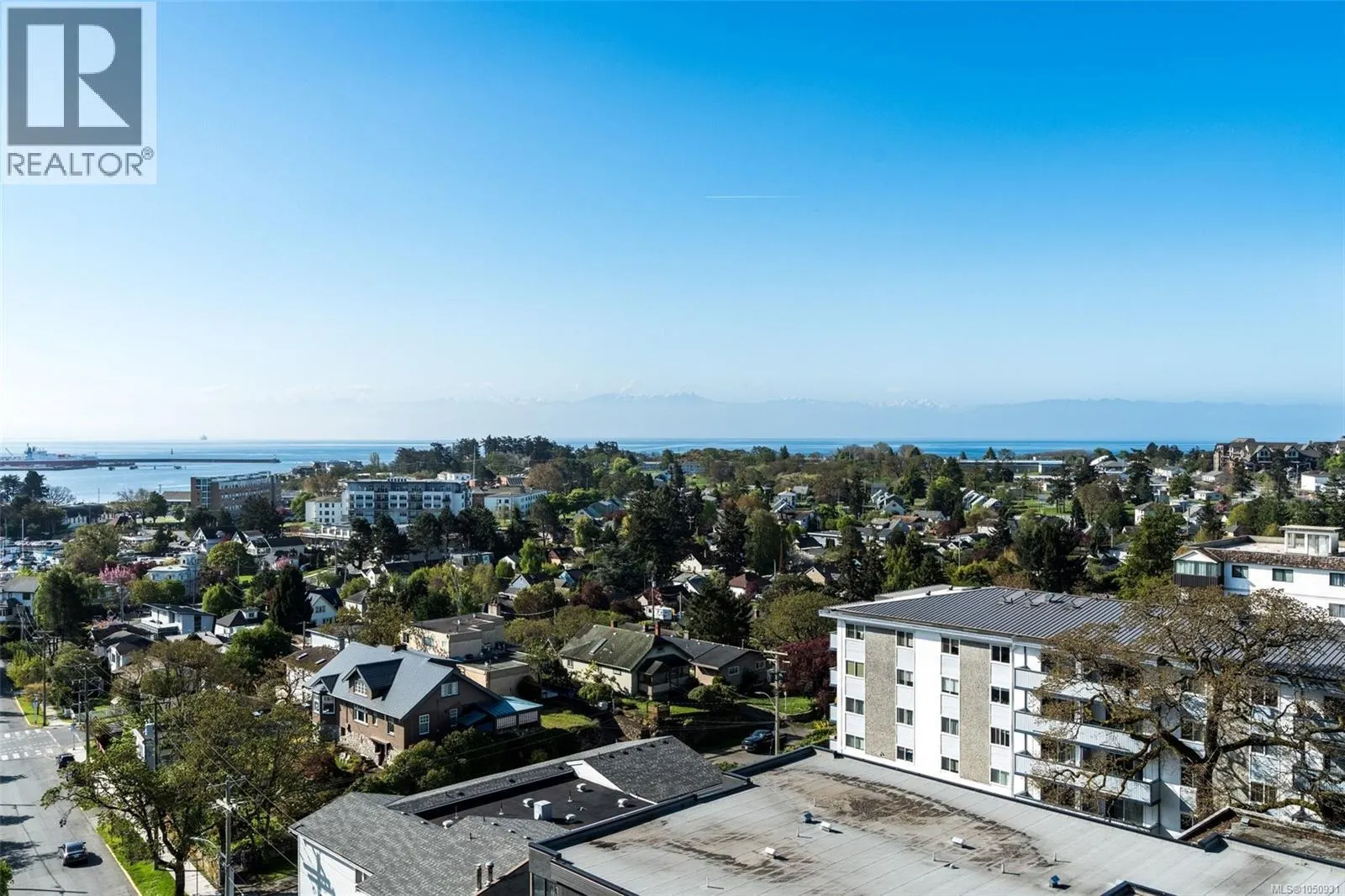 807 899 Esquimalt Rd