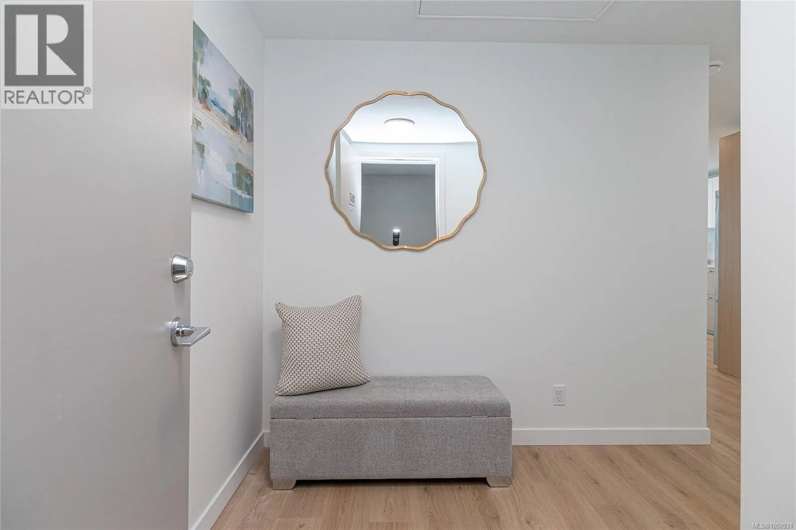 807 899 Esquimalt Rd
