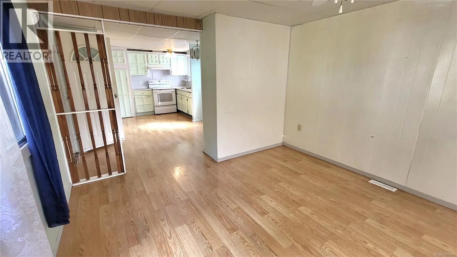 12 1655 Alberni Hwy