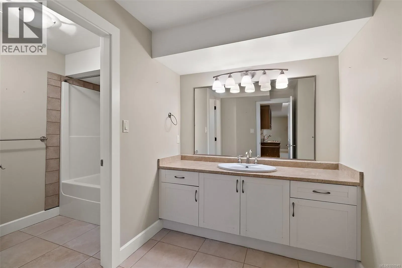 4973 La Quinta Pl