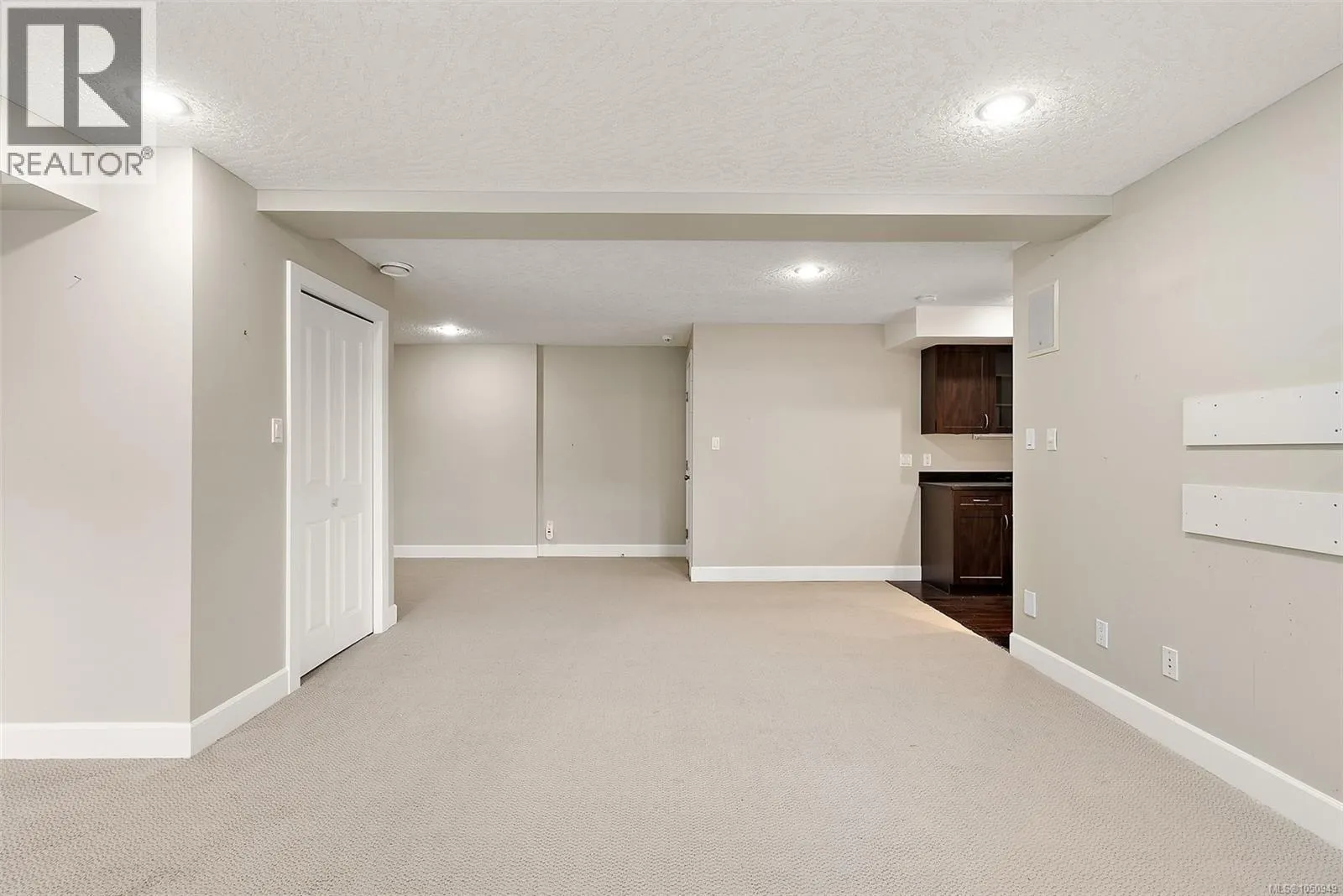 4973 La Quinta Pl