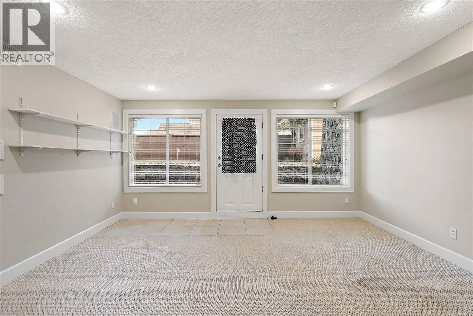 4973 La Quinta Pl