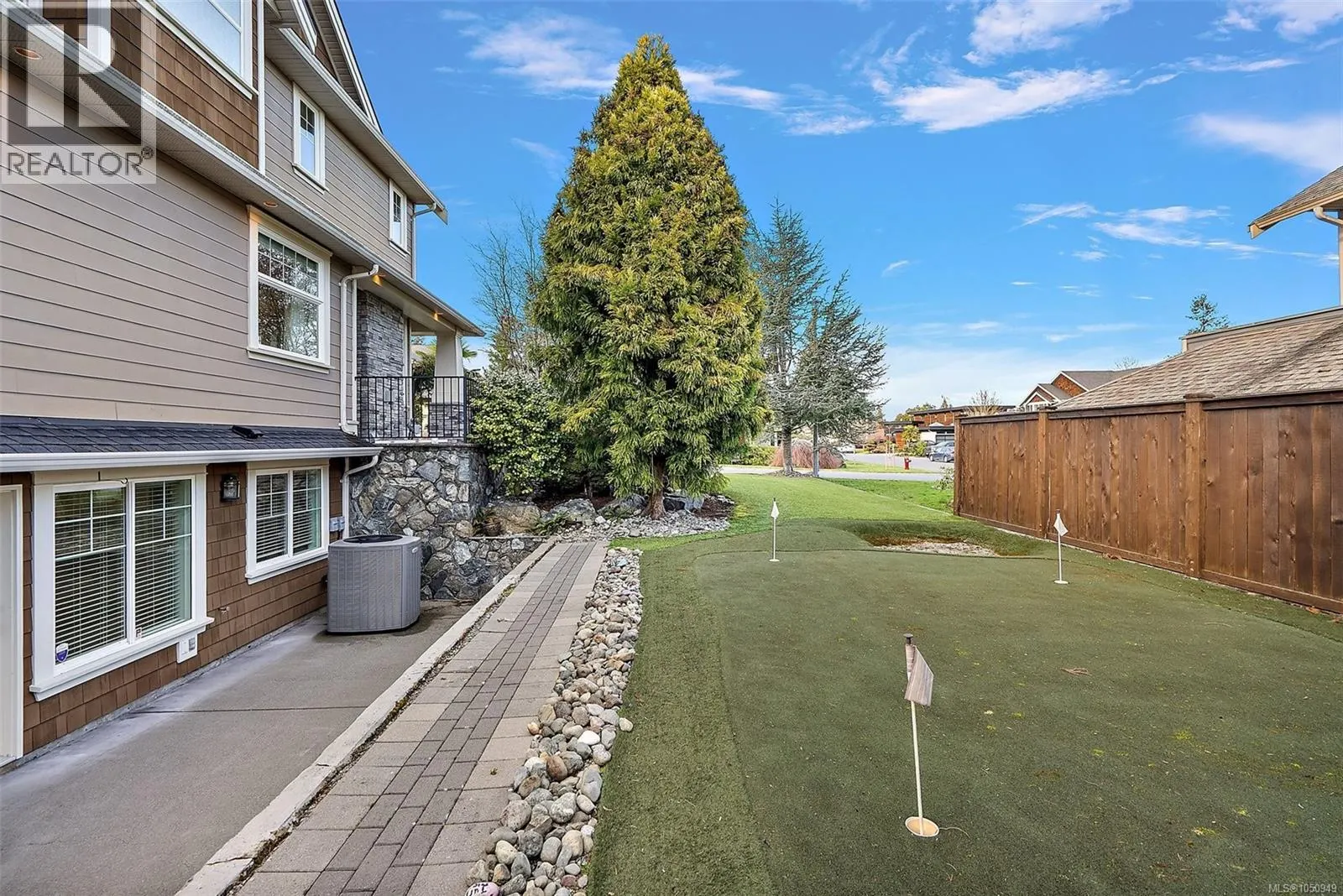 4973 La Quinta Pl