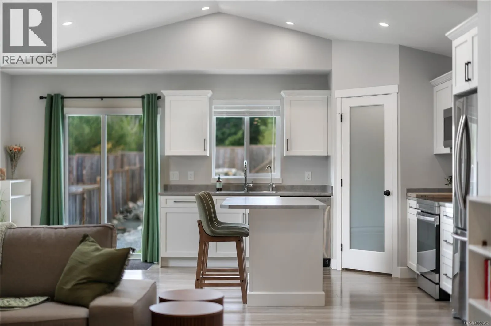 3177 Fernwood Lane