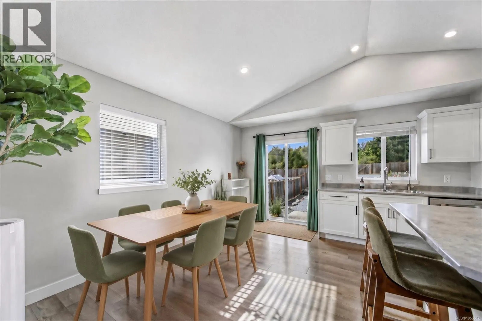 3177 Fernwood Lane