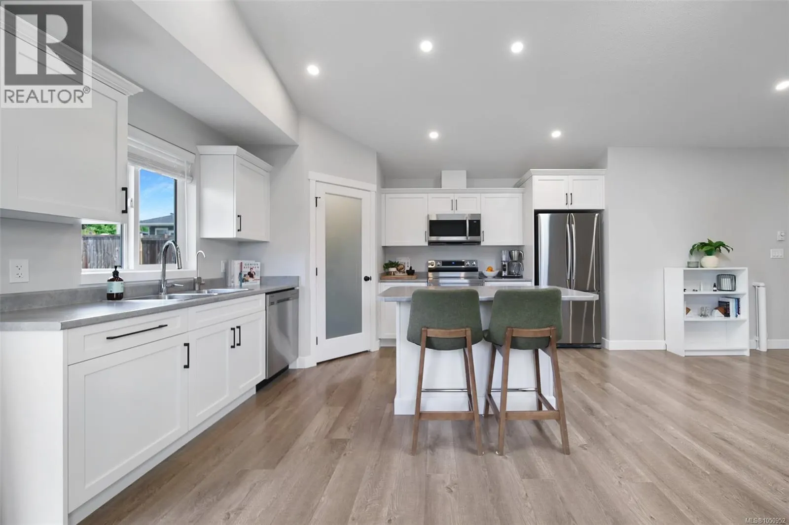 3177 Fernwood Lane