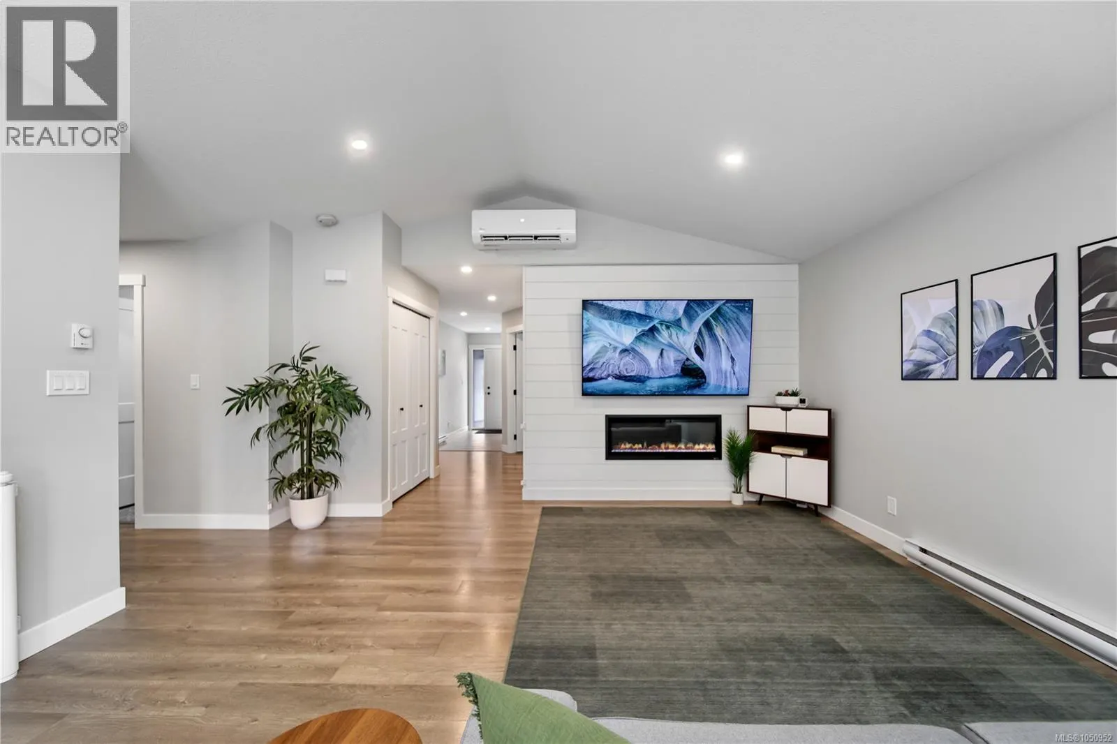 3177 Fernwood Lane