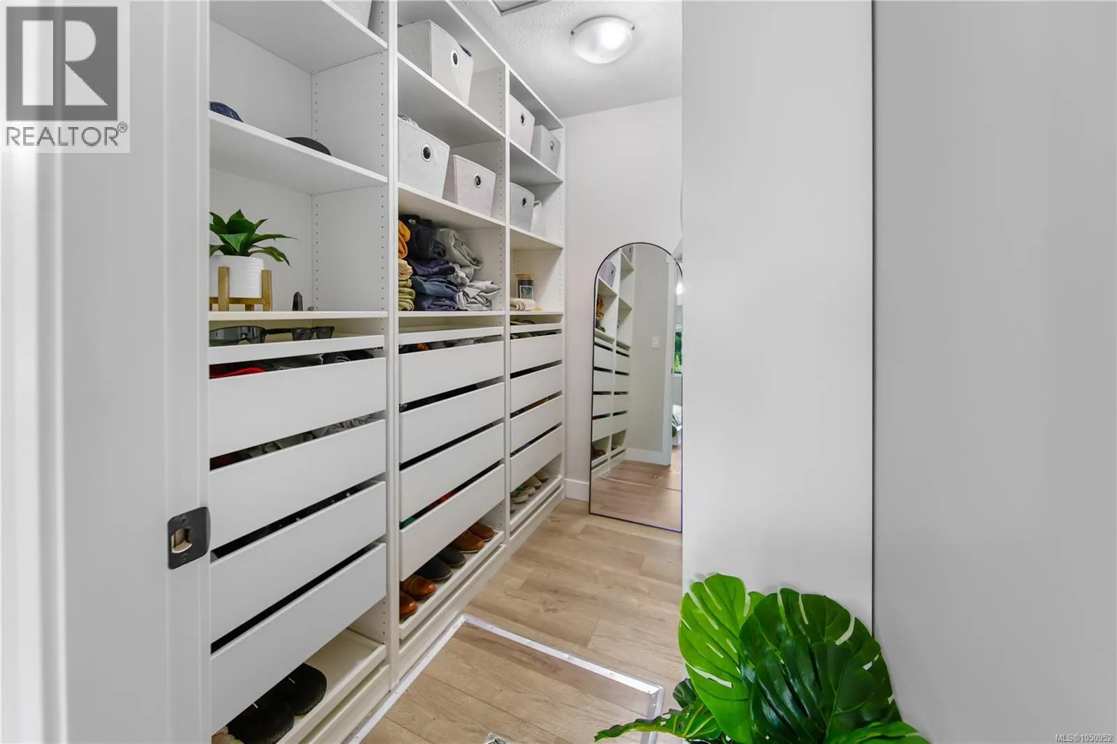 3177 Fernwood Lane