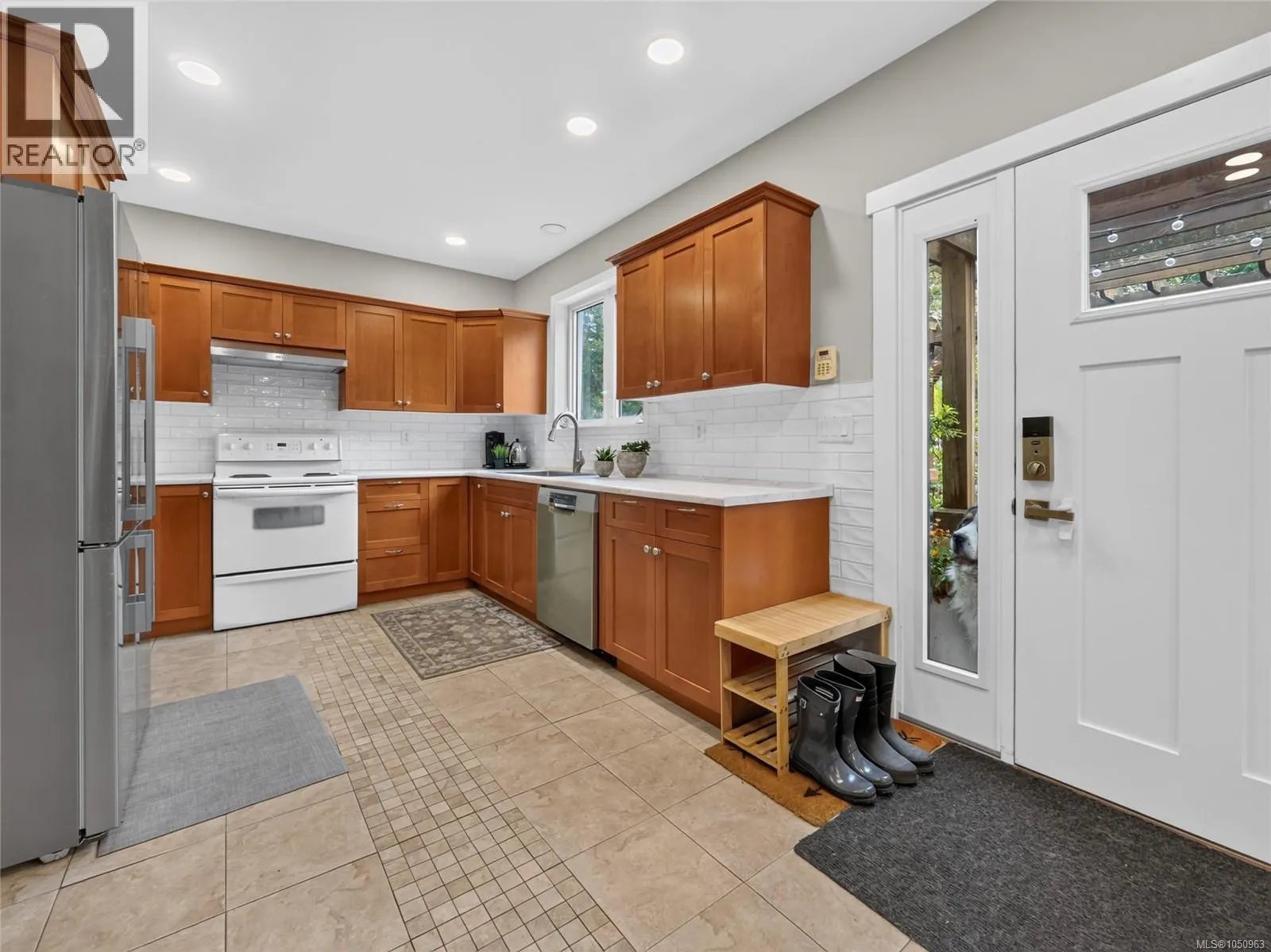 5209 Old West Saanich Rd