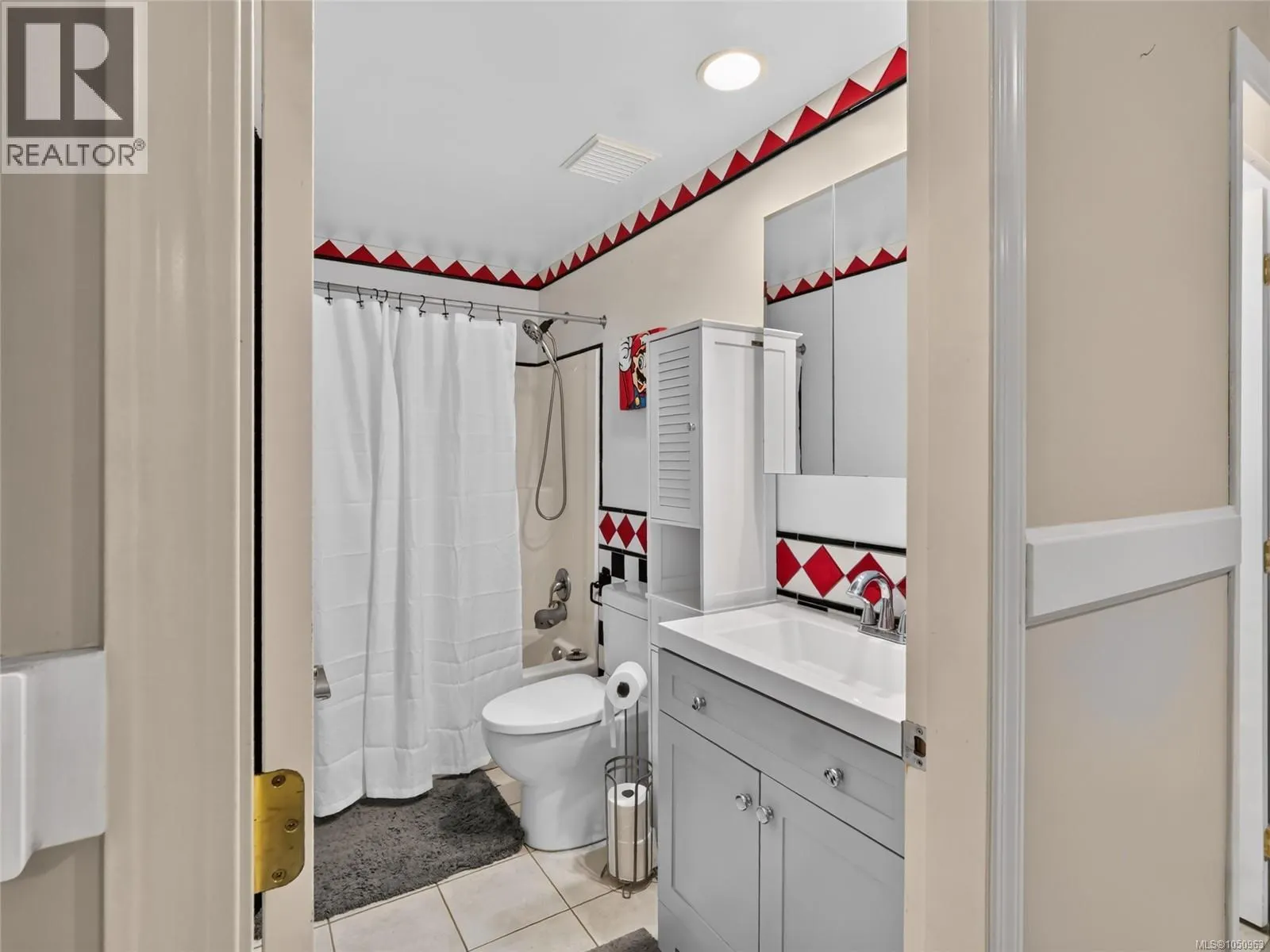 5209 Old West Saanich Rd