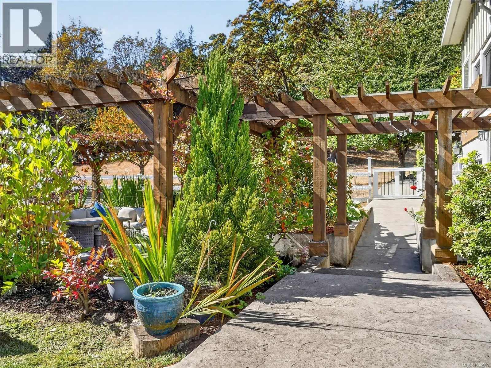5209 Old West Saanich Rd