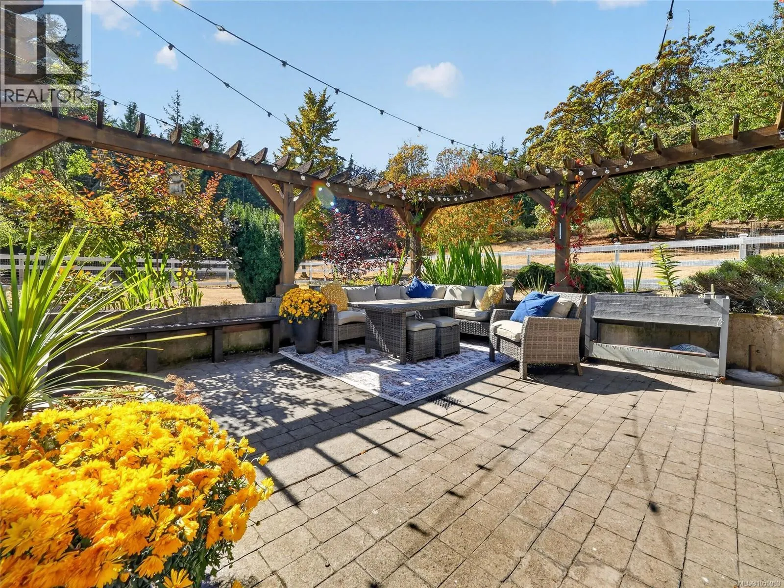 5209 Old West Saanich Rd