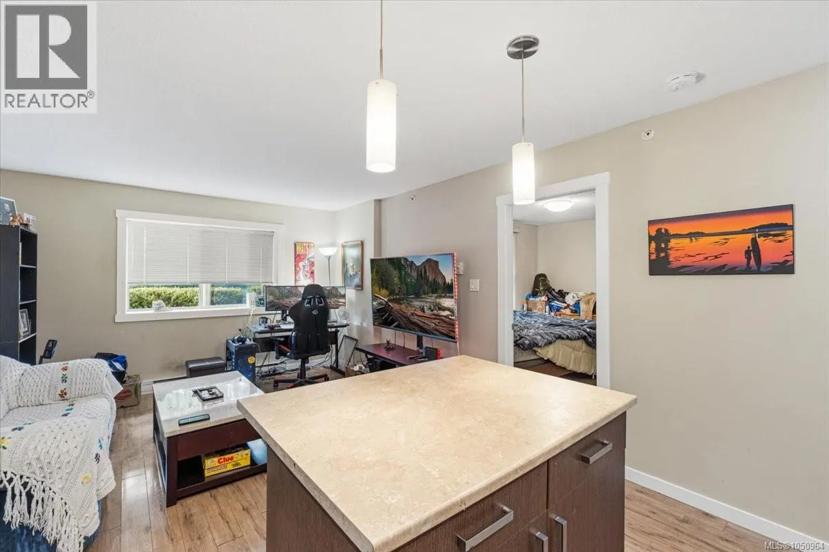 102 1600 Caspers Way