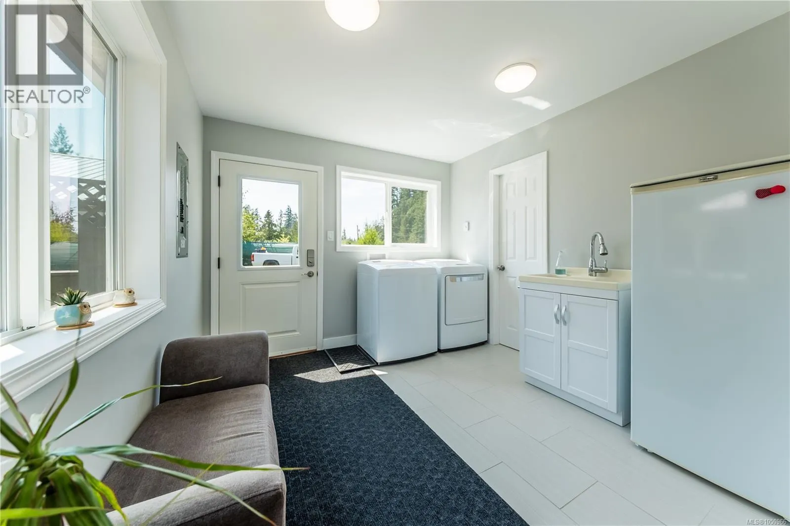 1154 Smithers Rd