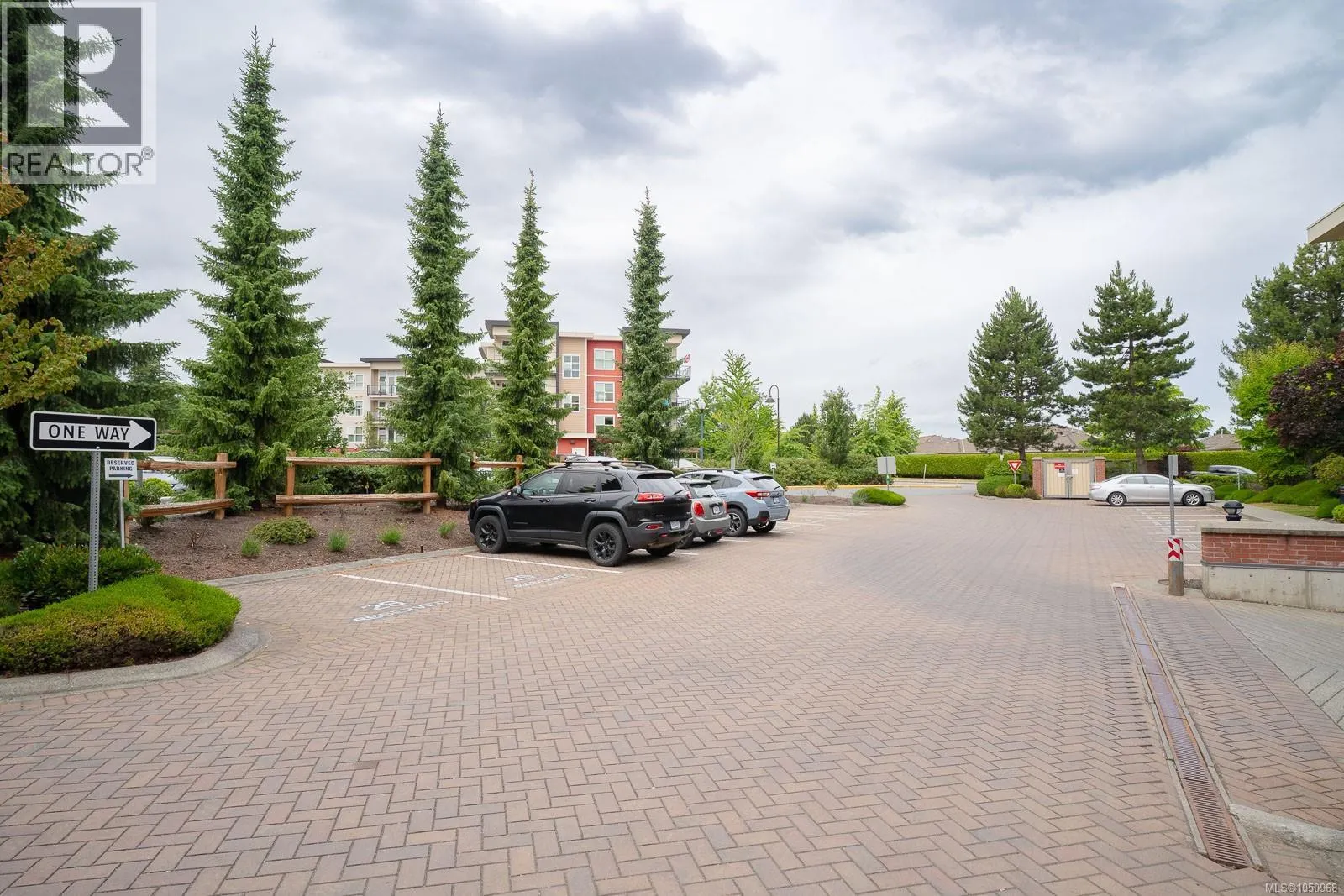 416 6310 McRobb Ave
