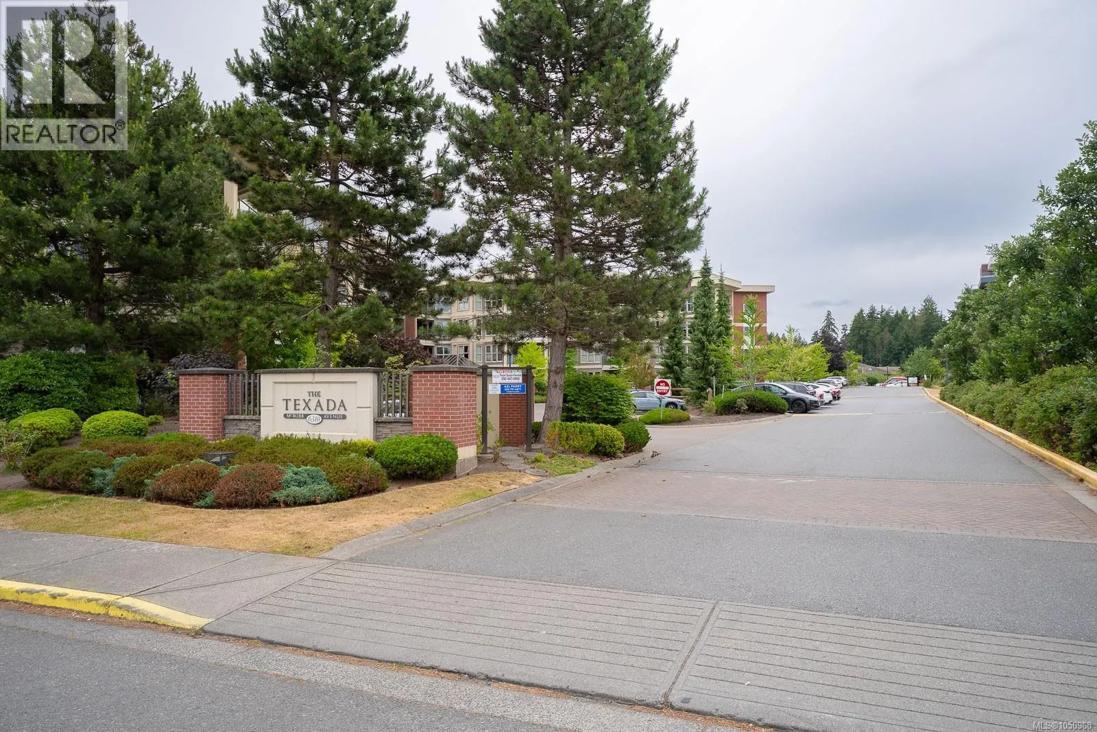416 6310 McRobb Ave
