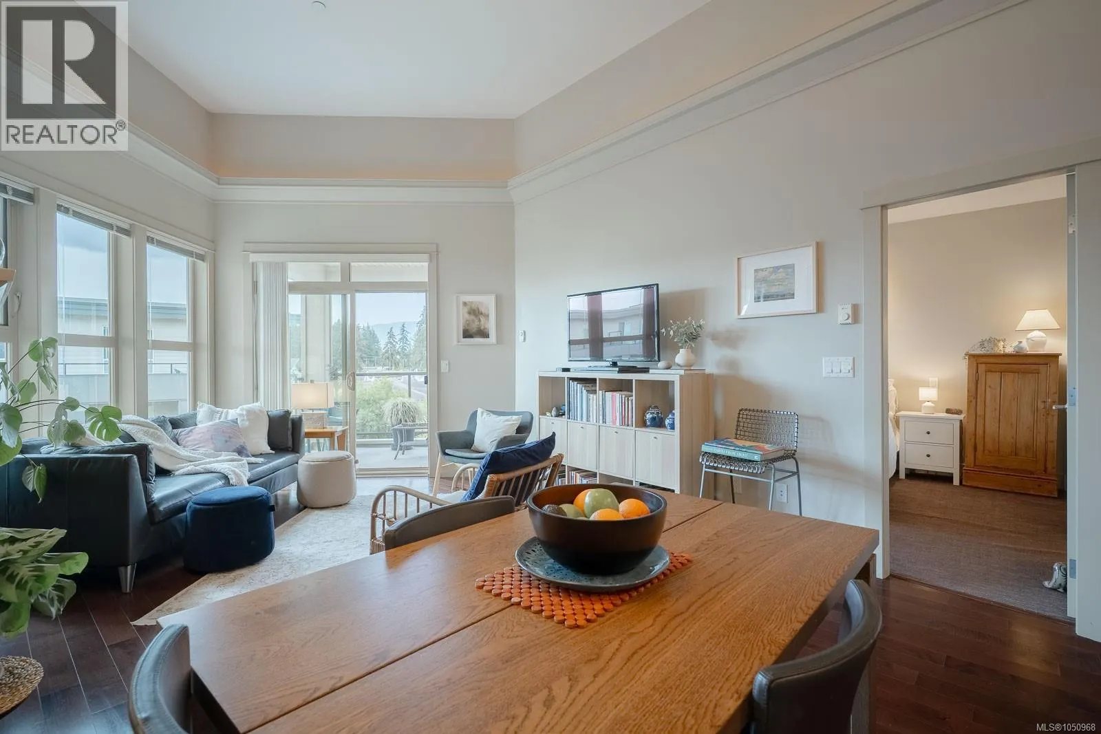416 6310 McRobb Ave