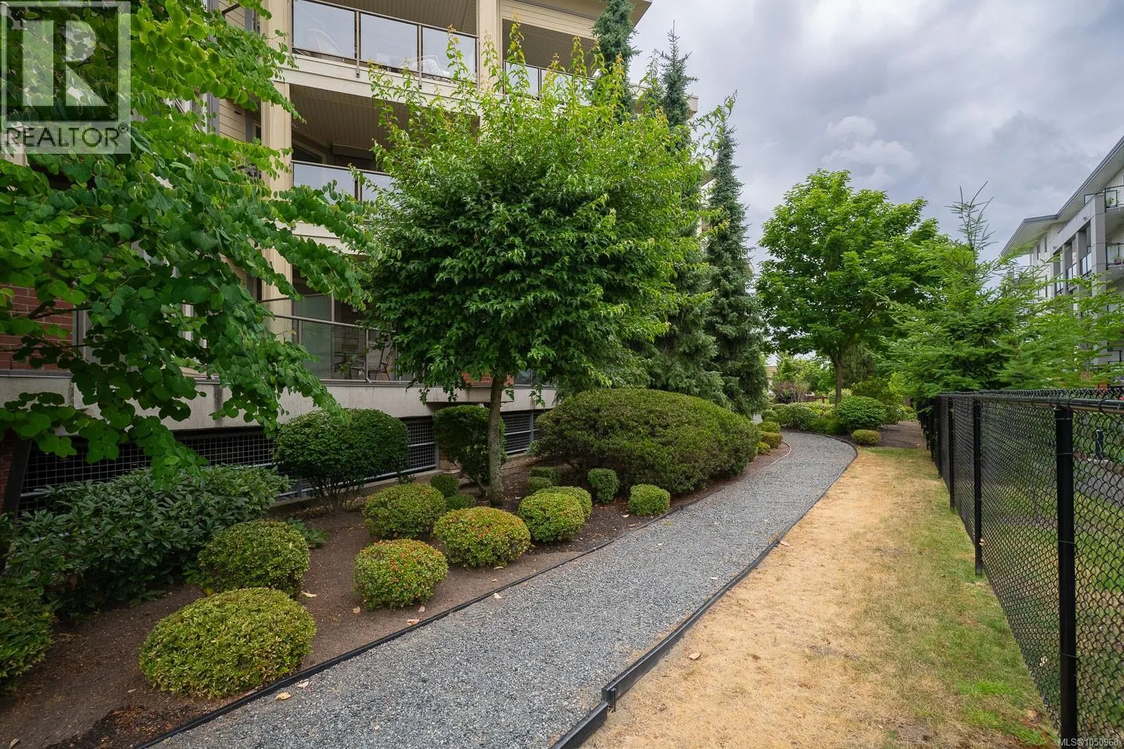 416 6310 McRobb Ave