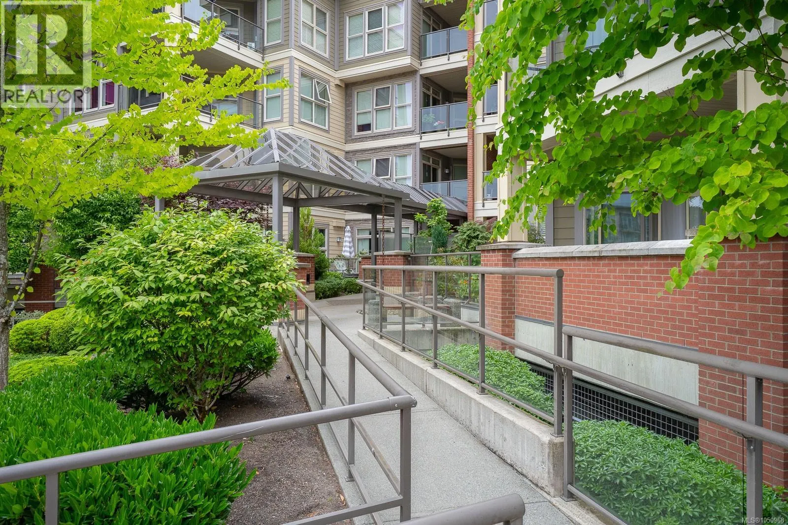 416 6310 McRobb Ave