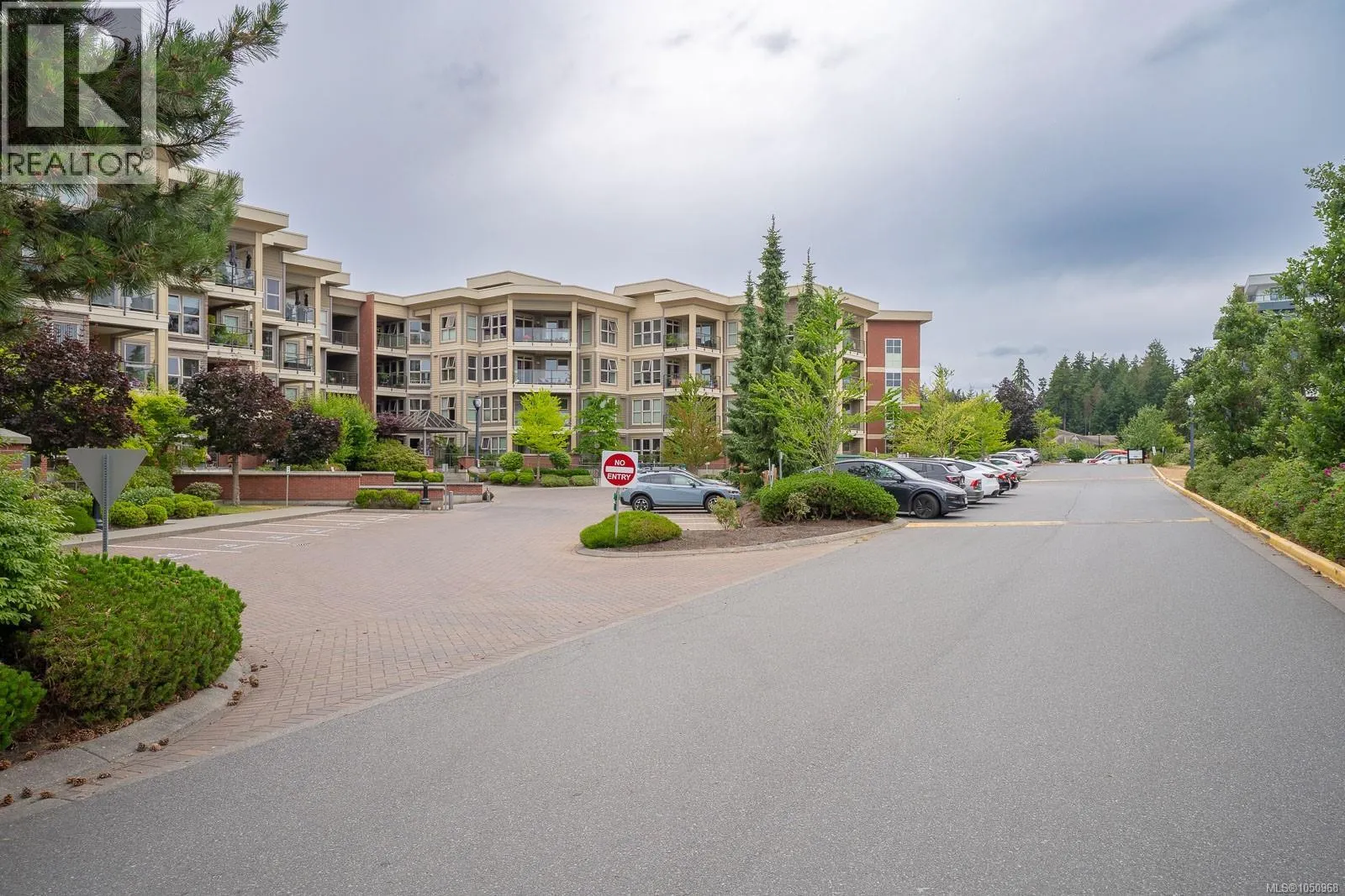 416 6310 McRobb Ave